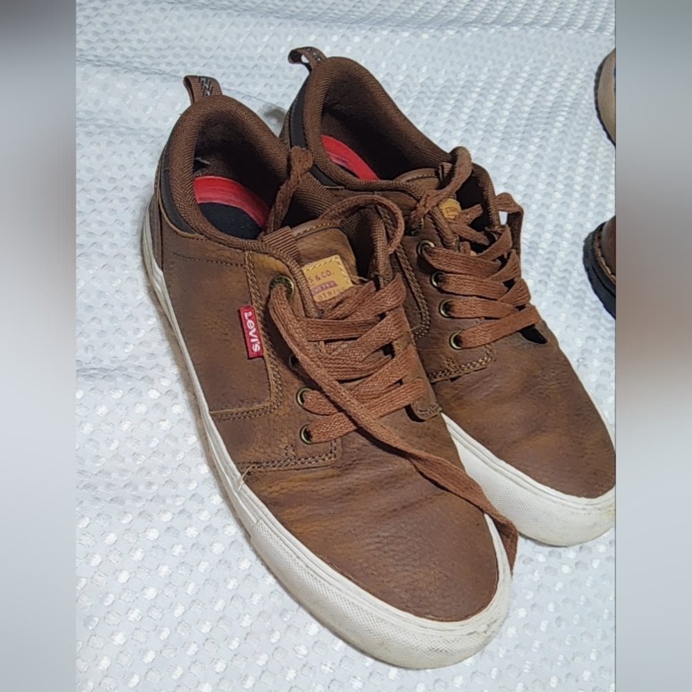 LEVIS EUC MENS SZ 8 ALPINE VEGAN LEATHER SNEAKERS SHOES